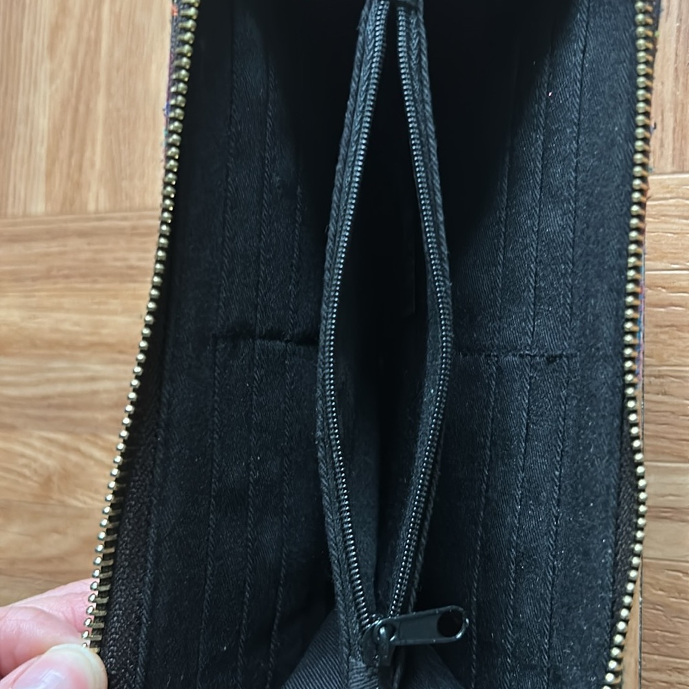 Aztec zipper wallet. - Picture 3 of 3